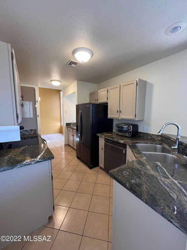 Building Photo - 6451 N Tierra De Las Catalinas