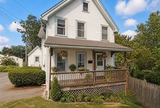 Building Photo - 11 Granville Pl