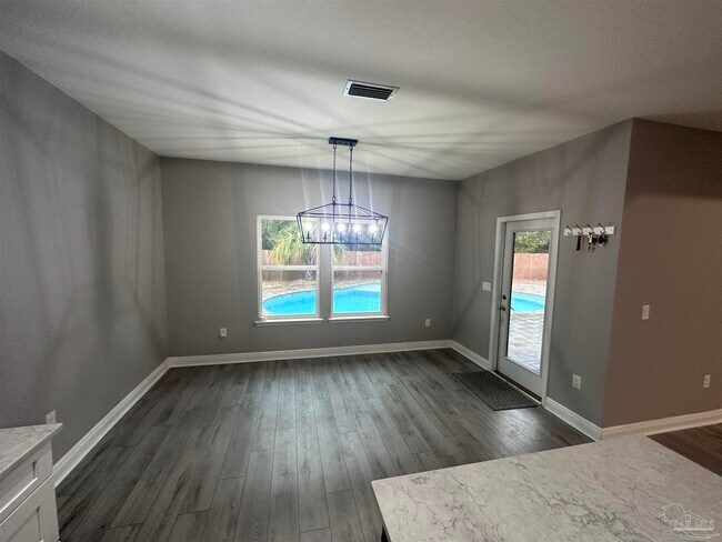 Building Photo - 4745 Dupont Cir