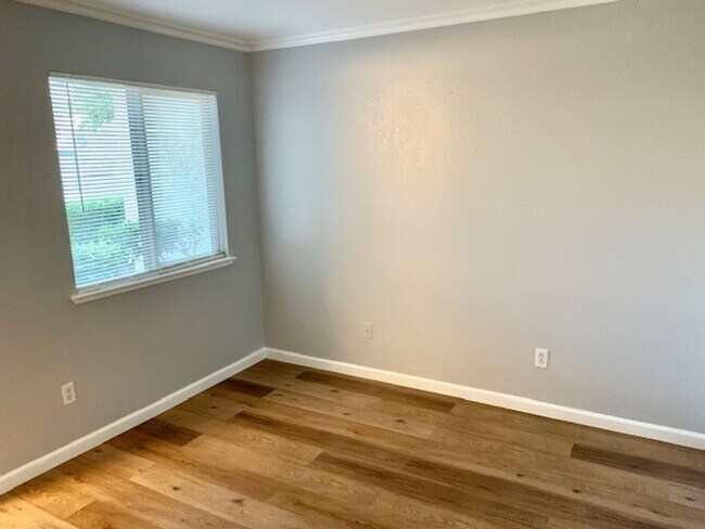Building Photo - Great 1 bed 1 bath Condo in Pittsburg -- COMING SOON !!!