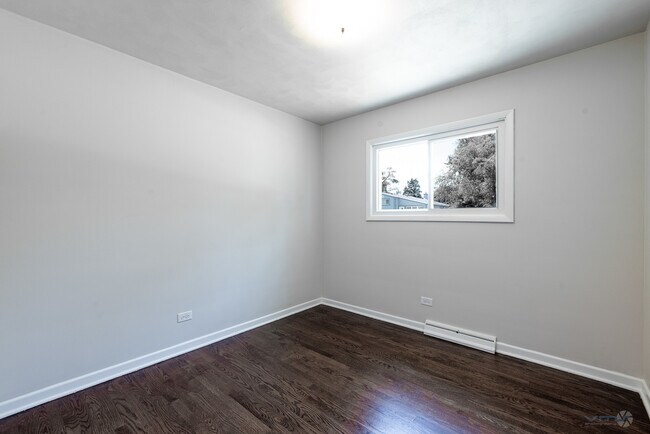 Building Photo - 711 N 3rd Ave