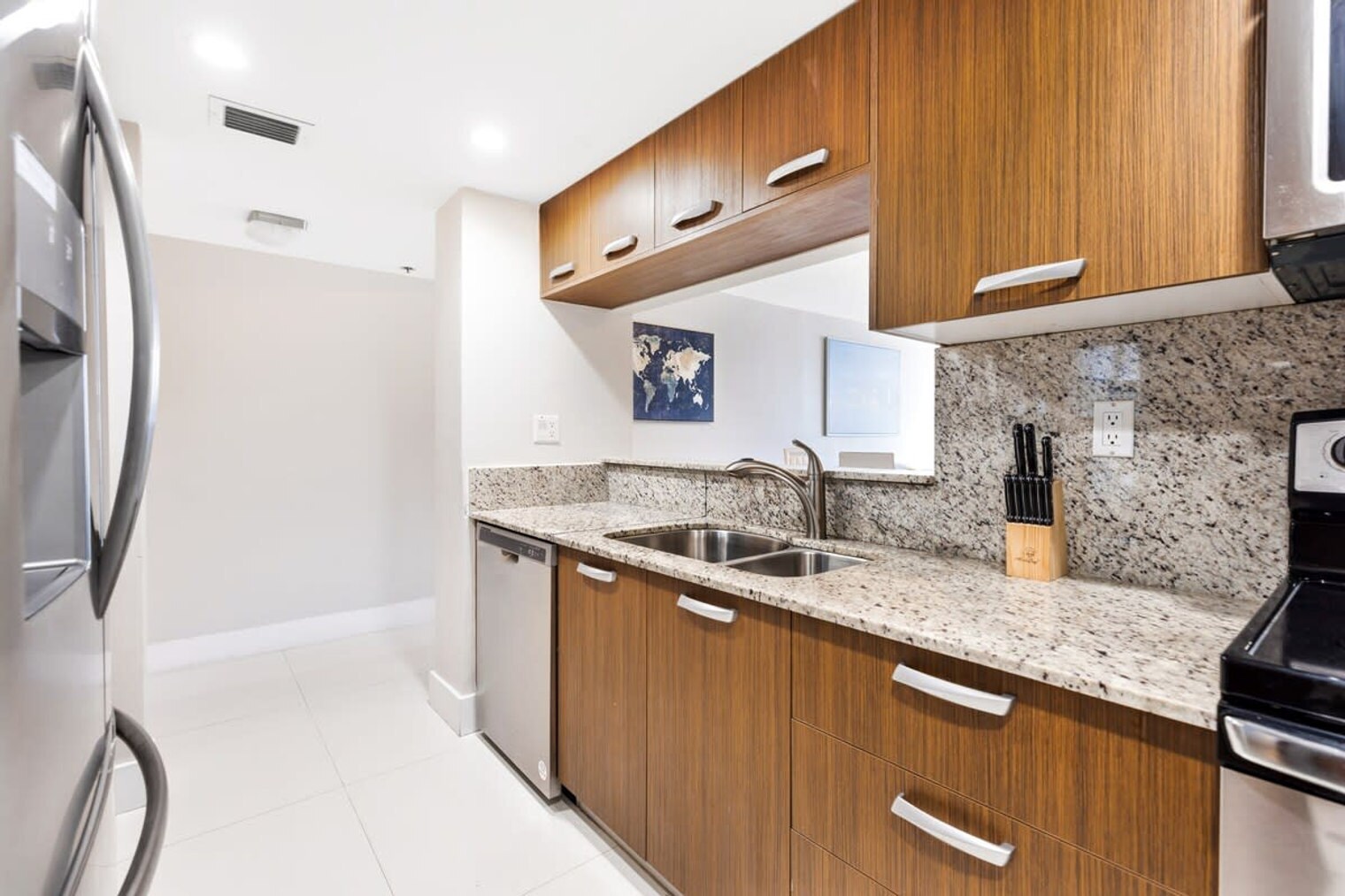 Building Photo - 1717 N Bayshore Dr