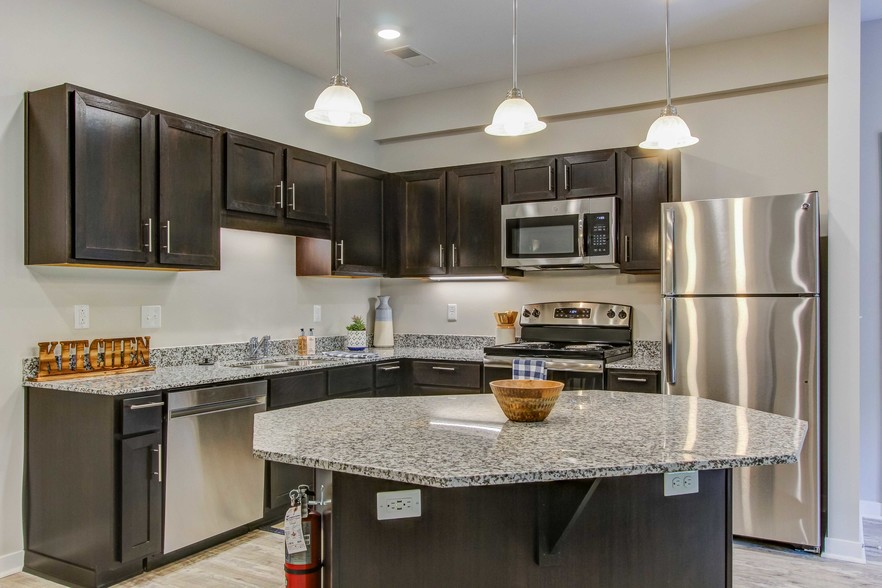 Granite Countertops - Eagles Landing Apartments