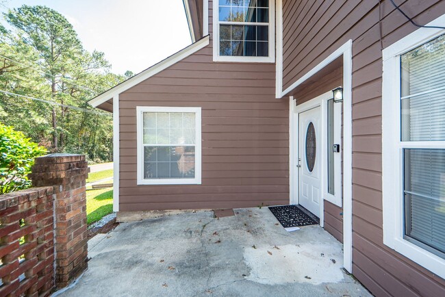 Building Photo - 2 Bedroom 2.5 Bath Townhouse in The Arbor ...