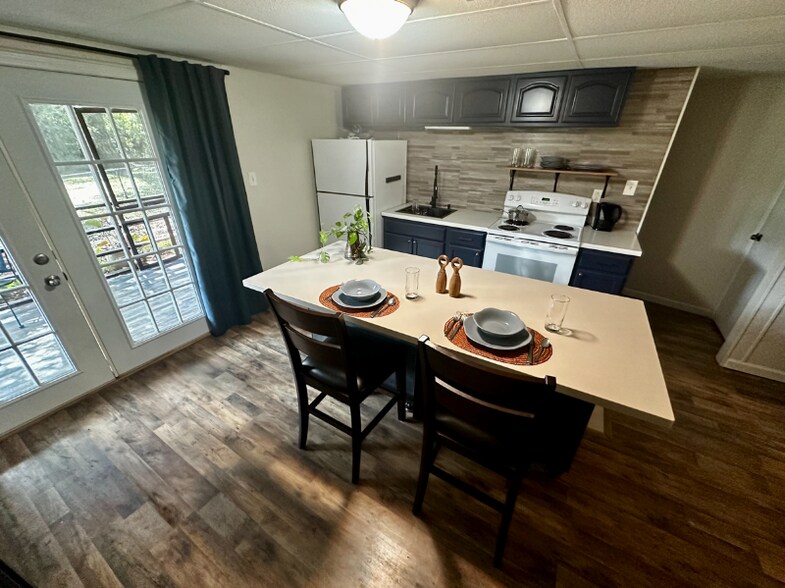 Building Photo - 4412 Mellowood Cir