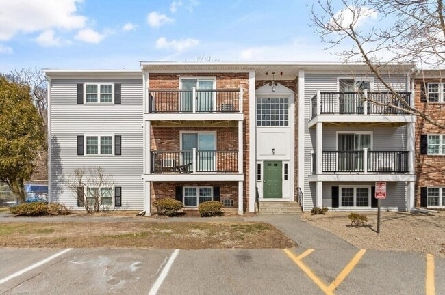 Building Photo - 5 Chapel Hill Dr
