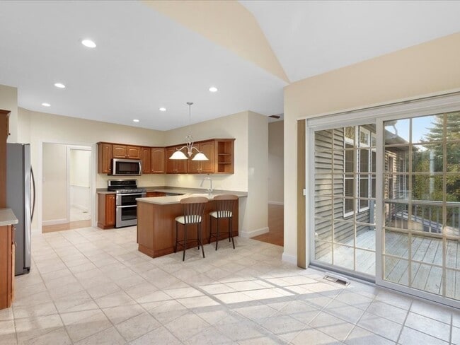 Building Photo - 32 Silver Brook Ln