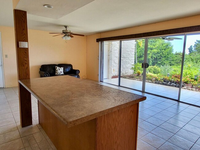 Building Photo - 78-7030 Alii Dr. Unit 104
