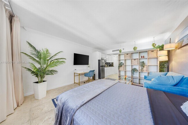 Building Photo - 19201 Collins Ave