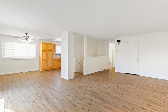 Building Photo - 729 Parkview Mountain Dr