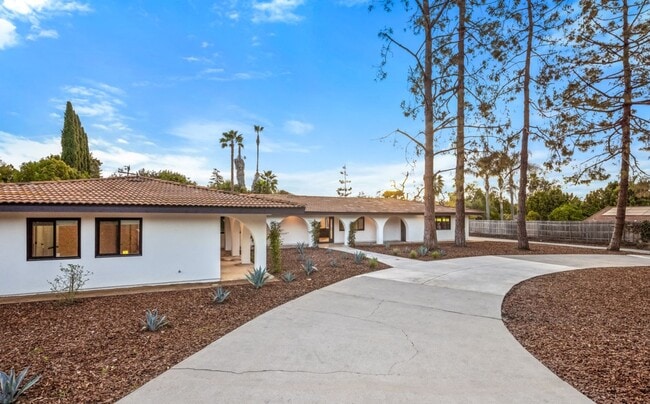 Building Photo - Charming Updated Home in Poway!