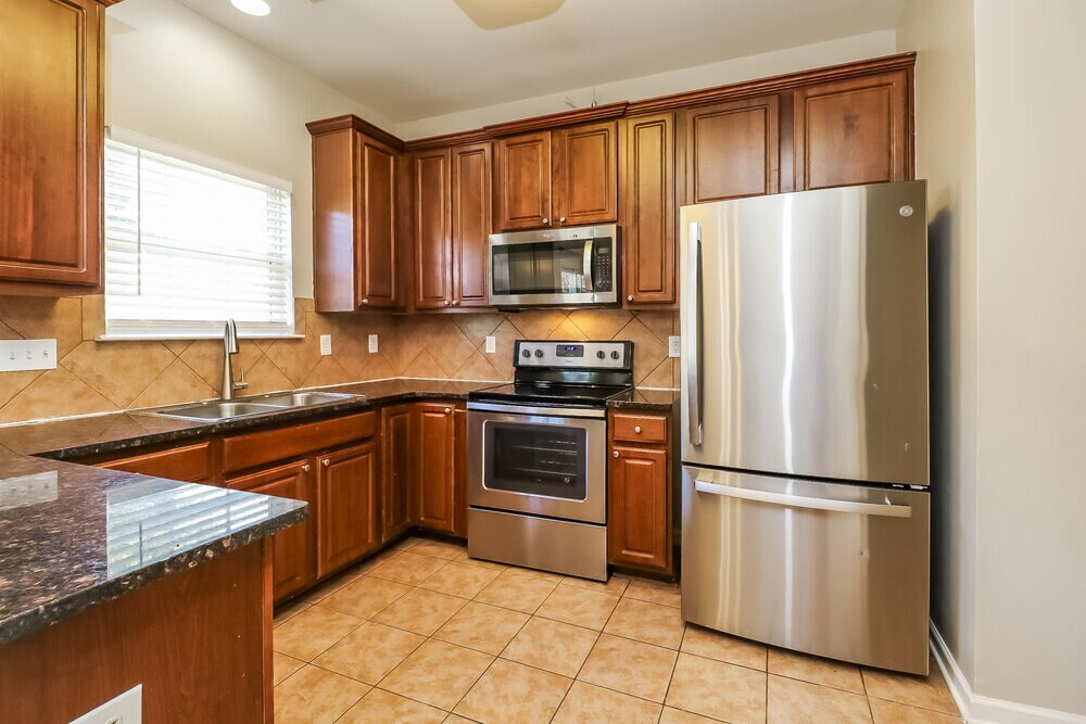 Building Photo - 3012 Clover Rd NW