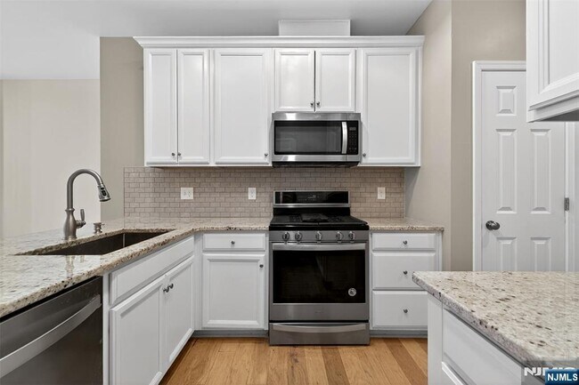 Building Photo - 28 Leahy Dr