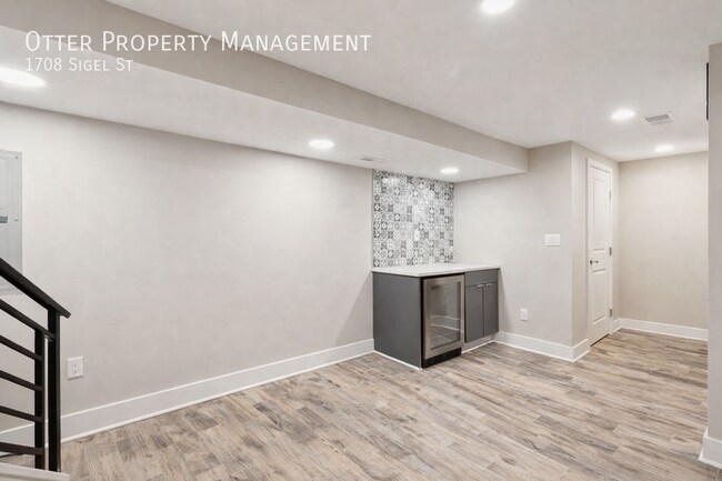 Building Photo - 1708 Sigel St