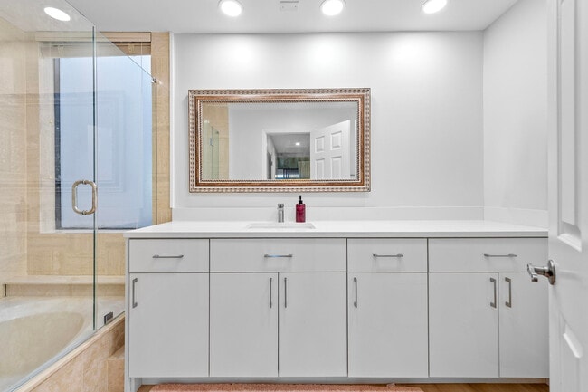 Building Photo - 7460 La Paz Blvd