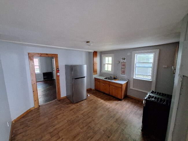 Building Photo - 87 W Pierpont St