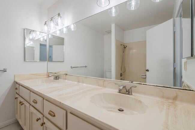 Building Photo - 834 N Constellation Way