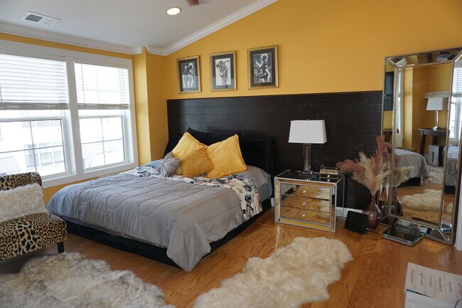 Building Photo - 127 Brentwood Cir