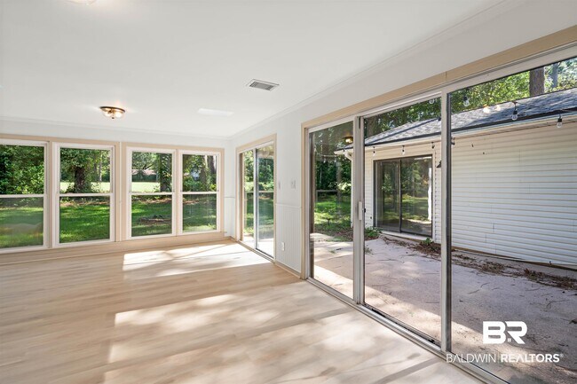 Building Photo - 167 Rolling Hill Dr