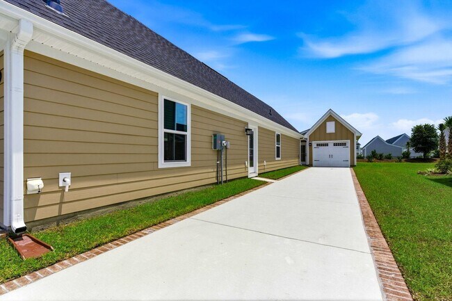 Building Photo - 2748 Rowyn St