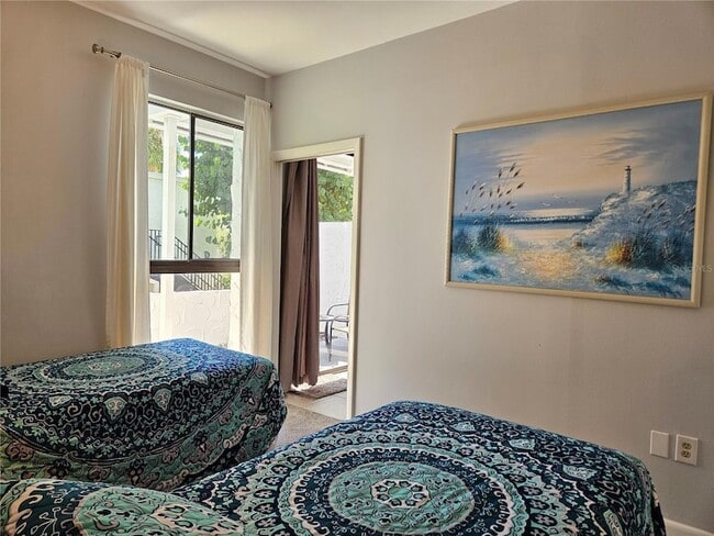 Building Photo - 1555 Tarpon Center Dr