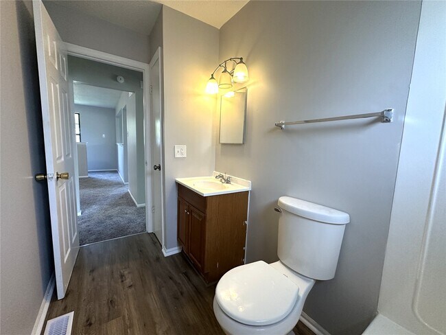 Building Photo - 10063 Northgate Dr