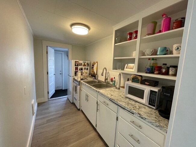 Building Photo - 115 N Jackson St