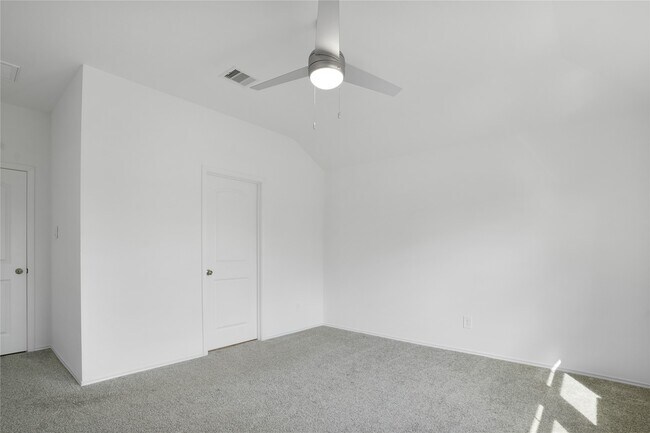 Building Photo - 20403 Tembec Dr