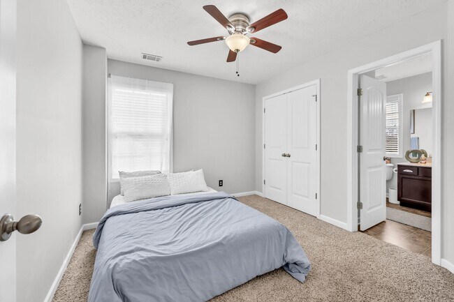 Building Photo - 3460 Oak Creek Dr