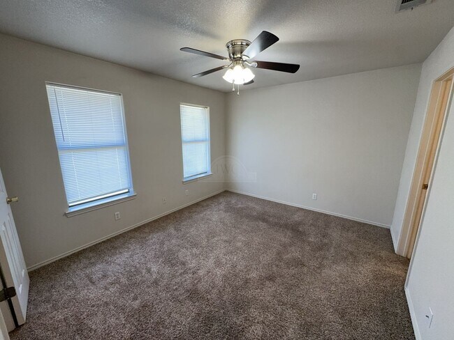 Building Photo - 913 McDaniel Cir