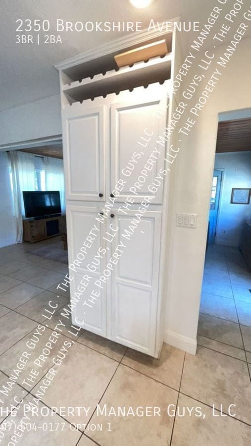 Building Photo - 2350 Brookshire Ave