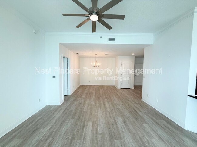 Building Photo - 1431 Riverplace Blvd