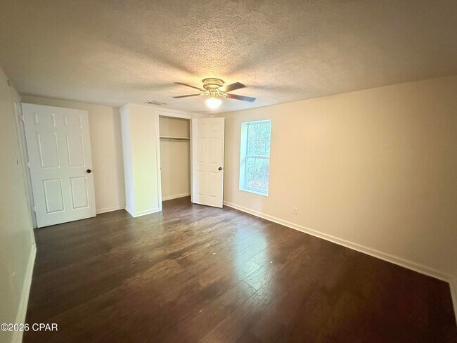 Building Photo - 237 Helen Ave