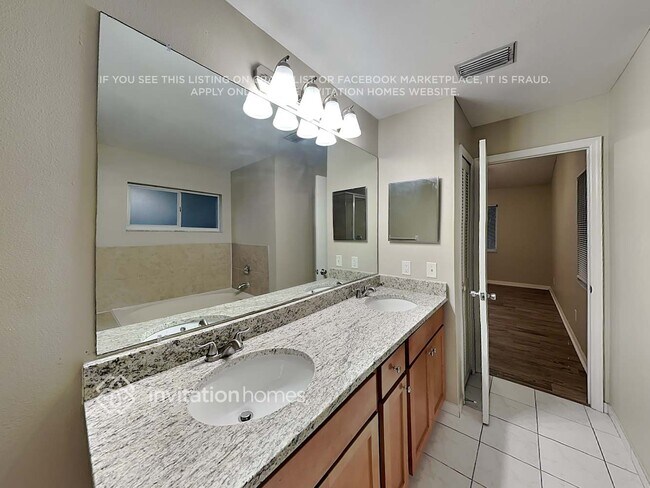 Building Photo - 1904 Paddock Dr