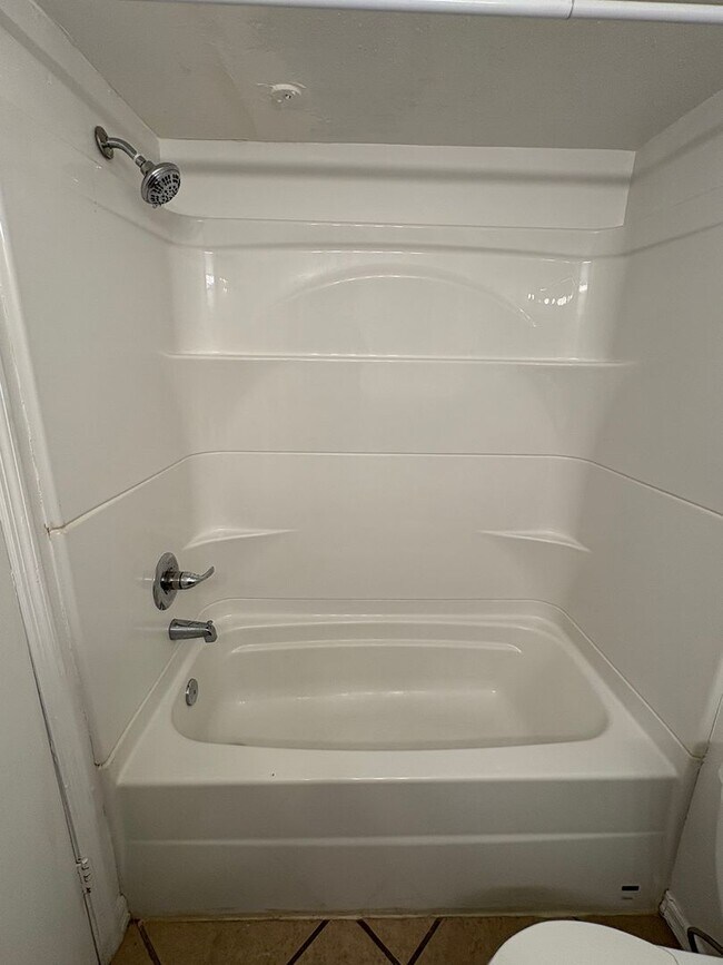 Building Photo - 1/1 Condo for Rent in Fort Myers