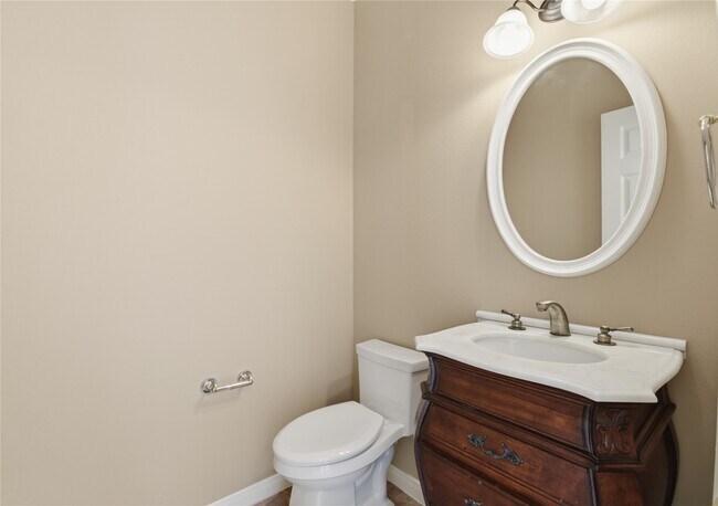 Building Photo - 5910 Willowfield Ct