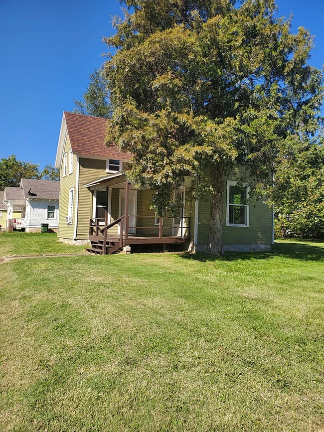 Building Photo - Spacious 2 story home near OTC