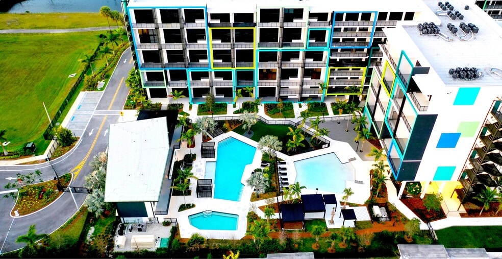 Building Photo - Pixl