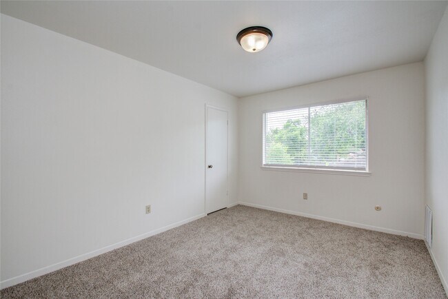 Building Photo - 3514 Quail Meadow Dr