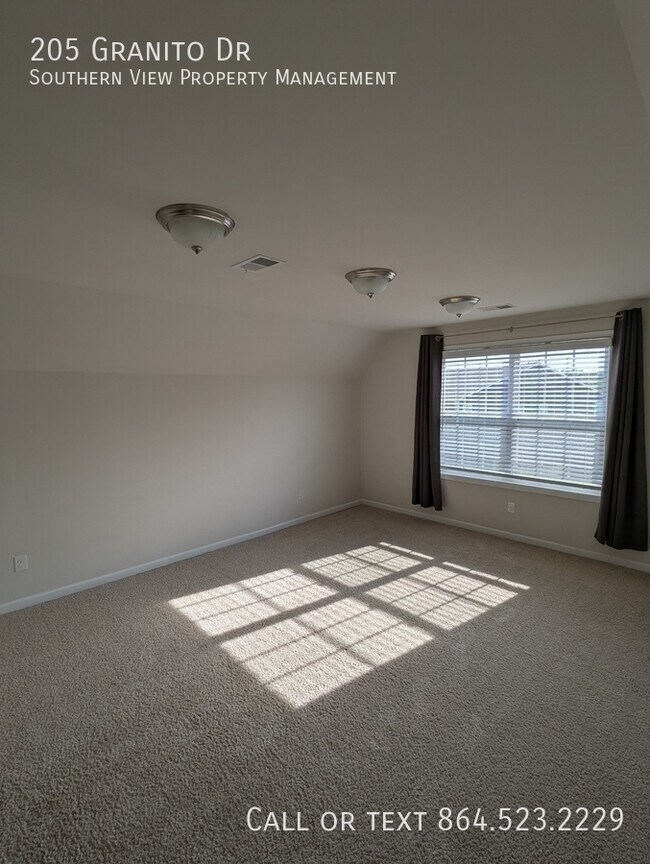 Building Photo - 205 Granito Dr