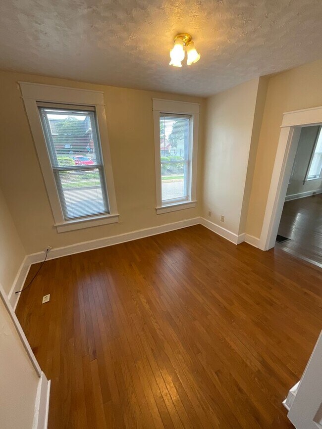 Building Photo - 4 BED HISTORIC BLOOMINGTON HOUSE!! *AVAILABLE AUGUST 2027*