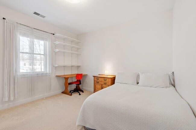 Building Photo - 60 Broadway St