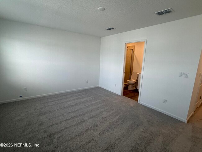 Building Photo - 539 Holly Lks Dr