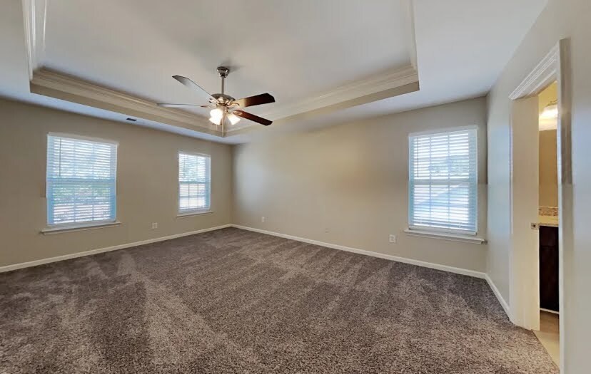 Building Photo - 7515 Starvalley Dr