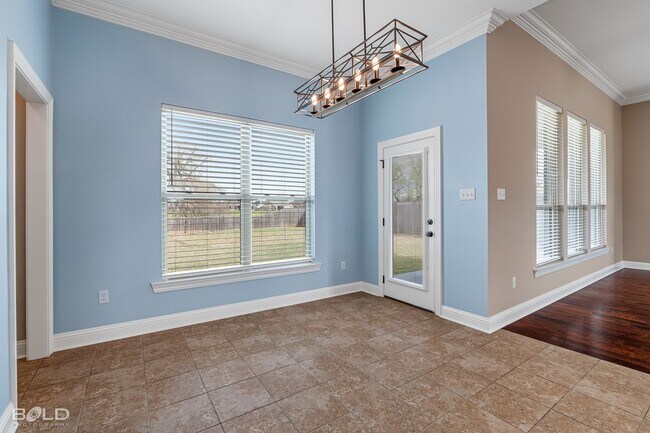 Building Photo - 3 Bedroom 2 Bath in Cypress Bend