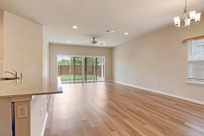 Building Photo - Gorgeous 4-bedroom home!