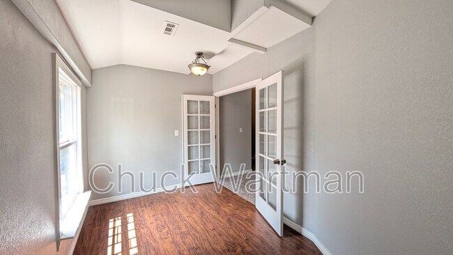 Building Photo - 202 Cheyenne Blvd