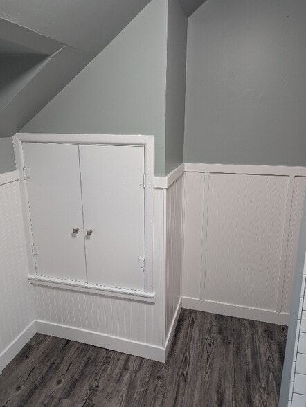 Building Photo - 1300 5th St SE