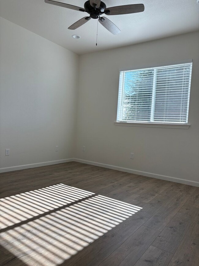 Building Photo - 1329 Taylor Ln