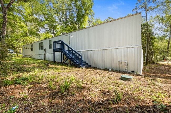 Building Photo - 184 Lions Cir